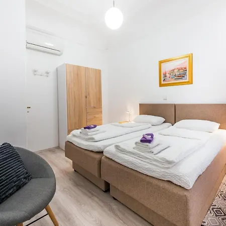 Apartament The Arms