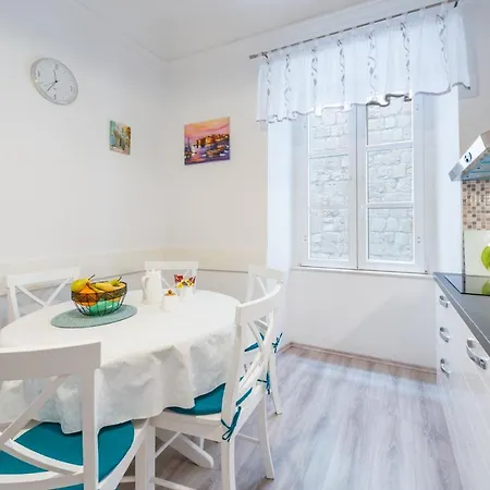 The Arms Apartment