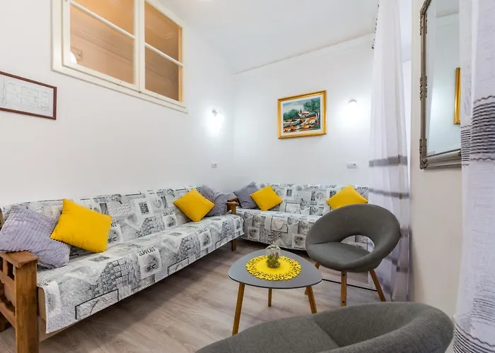 Апартаменты The Arms *